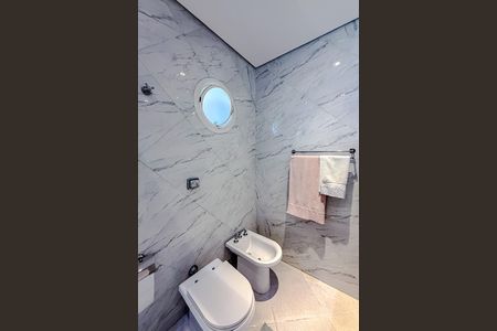 Casa à venda com 462m², 4 quartos e 2 vagas Casa à venda com 462m², 4 quartos e 2 vagasBanheiro da Suíte 3