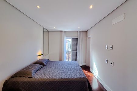 Casa à venda com 462m², 4 quartos e 2 vagas Casa à venda com 462m², 4 quartos e 2 vagasQuarto 2 - Suíte