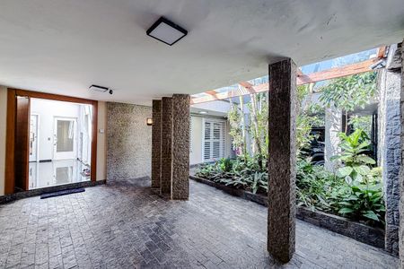 Casa à venda com 462m², 4 quartos e 2 vagas Casa à venda com 462m², 4 quartos e 2 vagasGaragem