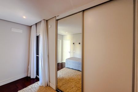 Casa à venda com 462m², 4 quartos e 2 vagas Casa à venda com 462m², 4 quartos e 2 vagasQuarto 1 - Suíte