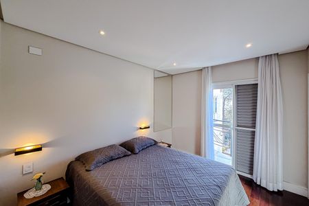Casa à venda com 462m², 4 quartos e 2 vagas Casa à venda com 462m², 4 quartos e 2 vagasQuarto 2 - Suíte