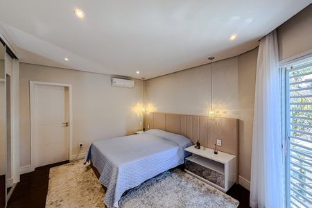 Casa à venda com 462m², 4 quartos e 2 vagas Casa à venda com 462m², 4 quartos e 2 vagasQuarto 3 - Suíte