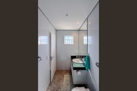Casa à venda com 462m², 4 quartos e 2 vagas Casa à venda com 462m², 4 quartos e 2 vagasBanheiro da Suíte 2