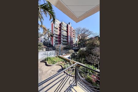 Casa à venda com 462m², 4 quartos e 2 vagas Casa à venda com 462m², 4 quartos e 2 vagasVaranda da Suíte 3