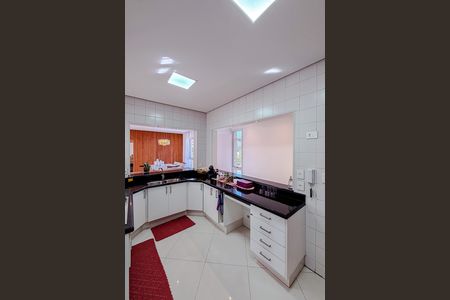 Casa à venda com 462m², 4 quartos e 2 vagas Casa à venda com 462m², 4 quartos e 2 vagasCozinha