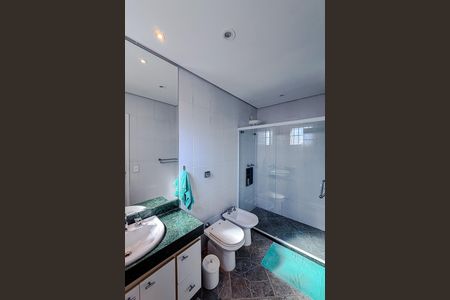 Casa à venda com 462m², 4 quartos e 2 vagas Casa à venda com 462m², 4 quartos e 2 vagasBanheiro da Suíte 2