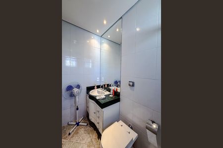 Casa à venda com 462m², 4 quartos e 2 vagas Casa à venda com 462m², 4 quartos e 2 vagasBanheiro da Suíte 1