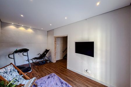 Casa à venda com 462m², 4 quartos e 2 vagas Casa à venda com 462m², 4 quartos e 2 vagasEscritório