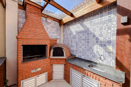 Casa à venda com 462m², 4 quartos e 2 vagas Casa à venda com 462m², 4 quartos e 2 vagasÁrea externa