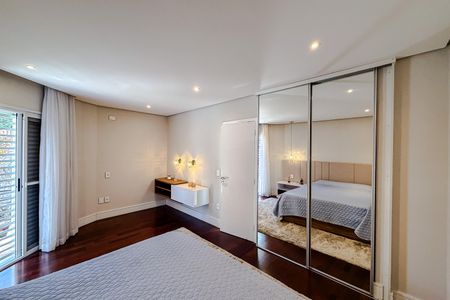 Casa à venda com 462m², 4 quartos e 2 vagas Casa à venda com 462m², 4 quartos e 2 vagasQuarto 3 - Suíte