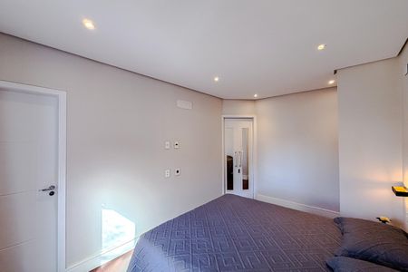 Casa à venda com 462m², 4 quartos e 2 vagas Casa à venda com 462m², 4 quartos e 2 vagasQuarto 2 - Suíte