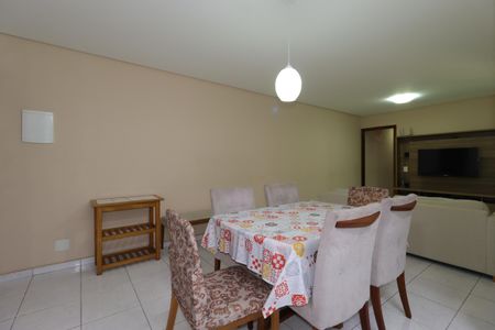 Apartamento à venda com 73m², 2 quartos e 1 vagaSala de Jantar