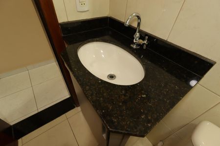 Apartamento à venda com 73m², 2 quartos e 1 vagaBanheiro Social - Pia