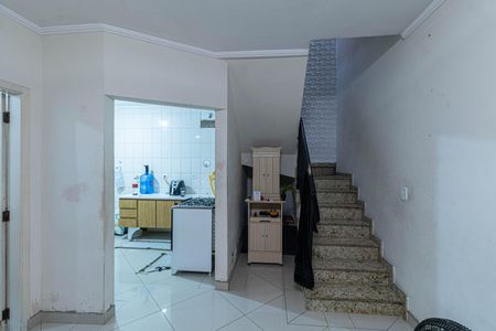 Escada de casa para alugar com 3 quartos, 158m² em Vila Bauab, São Paulo