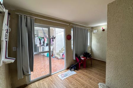 Casa à venda com 200m², 3 quartos e 2 vagas Casa à venda com 200m², 3 quartos e 2 vagasEdícula