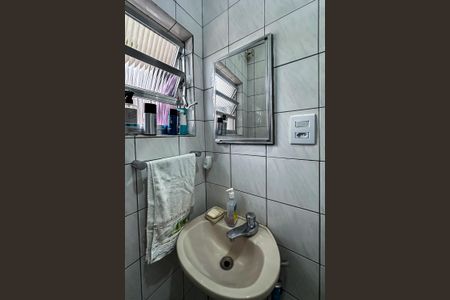 Casa à venda com 200m², 3 quartos e 2 vagas Casa à venda com 200m², 3 quartos e 2 vagasBanheiro 2