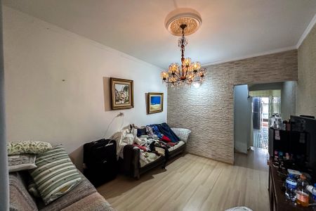 Casa à venda com 200m², 3 quartos e 2 vagas Casa à venda com 200m², 3 quartos e 2 vagasSala