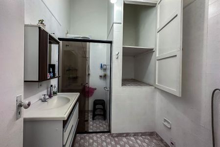 Casa à venda com 200m², 3 quartos e 2 vagas Casa à venda com 200m², 3 quartos e 2 vagasBanheiro 1