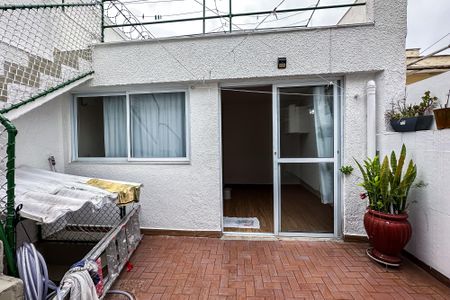 Casa à venda com 200m², 3 quartos e 2 vagas Casa à venda com 200m², 3 quartos e 2 vagasQuintal