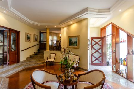 Sala de entrada de casa à venda com 5 quartos, 500m² em City América, São Paulo