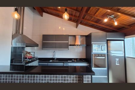 Casa à venda com 117m², 2 quartos e 2 vagas Casa à venda com 117m², 2 quartos e 2 vagasCozinha