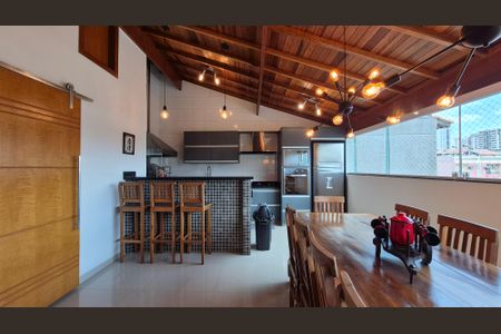 Casa à venda com 117m², 2 quartos e 2 vagas Casa à venda com 117m², 2 quartos e 2 vagasCozinha