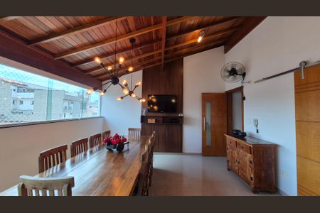 Casa à venda com 117m², 2 quartos e 2 vagas Casa à venda com 117m², 2 quartos e 2 vagasCozinha