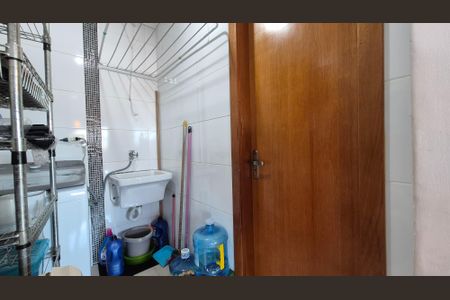 Casa à venda com 117m², 2 quartos e 2 vagas Casa à venda com 117m², 2 quartos e 2 vagasLavanderia