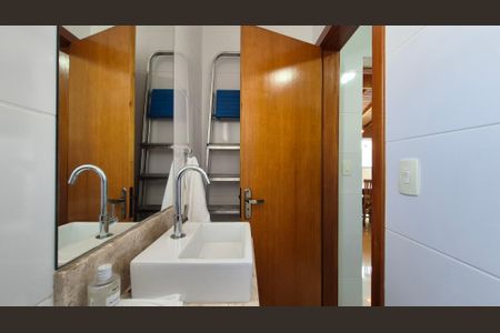 Casa à venda com 117m², 2 quartos e 2 vagas Casa à venda com 117m², 2 quartos e 2 vagasLavabo