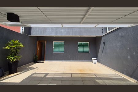 Casa à venda com 117m², 2 quartos e 2 vagas Casa à venda com 117m², 2 quartos e 2 vagasGaragem