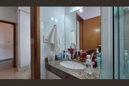 Casa à venda com 117m², 2 quartos e 2 vagas Casa à venda com 117m², 2 quartos e 2 vagasBanheiro da suíte 2