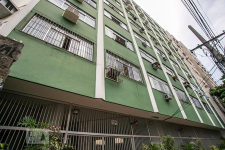 Apartamento para alugar com 86m², 2 quartos e 1 vagaFachada