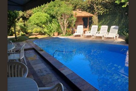 Casa de condomínio à venda com 365m², 5 quartos e 2 vagas