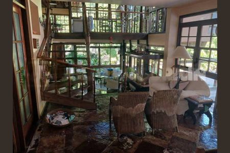 Casa de condomínio à venda com 365m², 5 quartos e 2 vagas