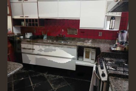 Casa de condomínio à venda com 365m², 5 quartos e 2 vagas