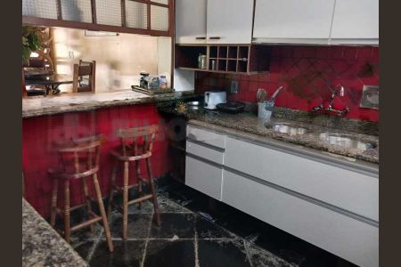 Casa de condomínio à venda com 365m², 5 quartos e 2 vagas