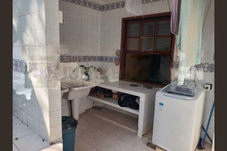 Casa de condomínio à venda com 365m², 5 quartos e 2 vagas