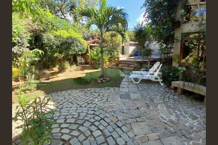 Casa de condomínio à venda com 365m², 5 quartos e 2 vagas