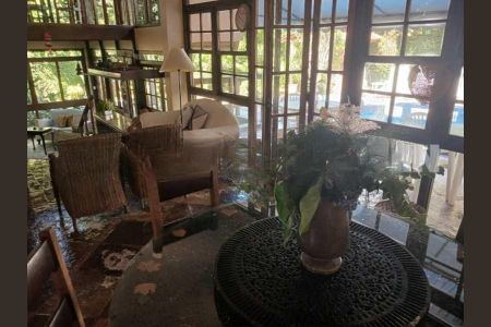 Casa de condomínio à venda com 365m², 5 quartos e 2 vagas