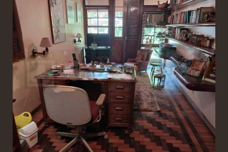 Casa de condomínio à venda com 365m², 5 quartos e 2 vagas