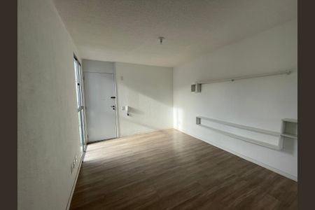 Sala de apartamento para alugar com 2 quartos, 48m² em Roselândia, Cotia