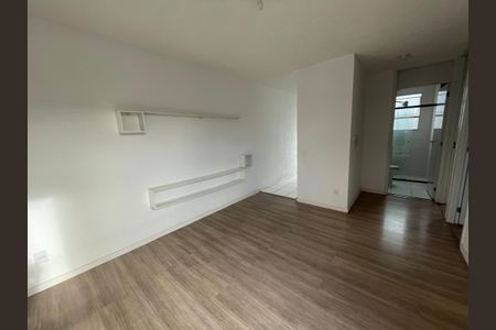 Sala de apartamento para alugar com 2 quartos, 48m² em Roselândia, Cotia