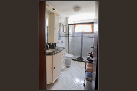 Banheiro de apartamento à venda com 2 quartos, 80m² em Higienópolis, Porto Alegre