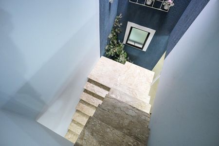 Casa para alugar com 250m², 3 quartos e 3 vagasEscada