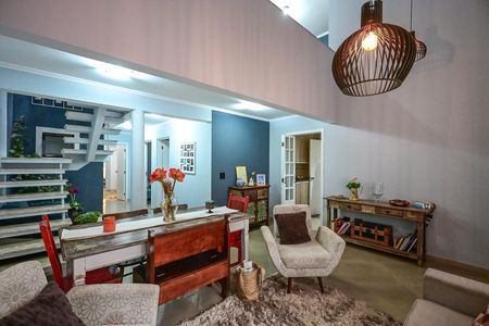 Sala de casa para alugar com 3 quartos, 250m² em Vila Morse, São Paulo