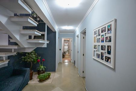 Corredor de casa para alugar com 3 quartos, 250m² em Vila Morse, São Paulo