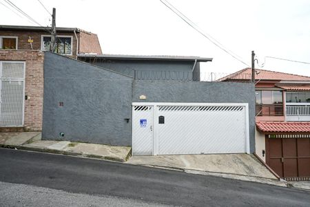 Casa para alugar com 250m², 3 quartos e 3 vagasFachada