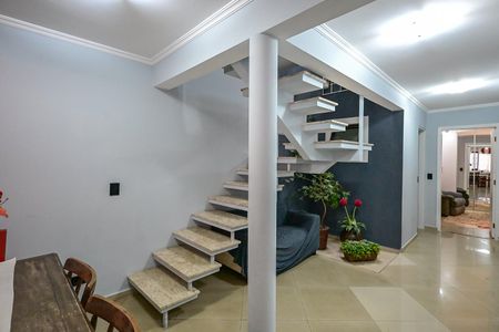 Corredor de casa para alugar com 3 quartos, 250m² em Vila Morse, São Paulo