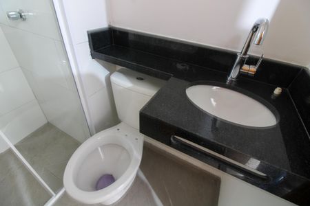 Apartamento para alugar com 33m², 2 quartos e sem vaga Apartamento para alugar com 33m², 2 quartos e sem vagaBanheiro