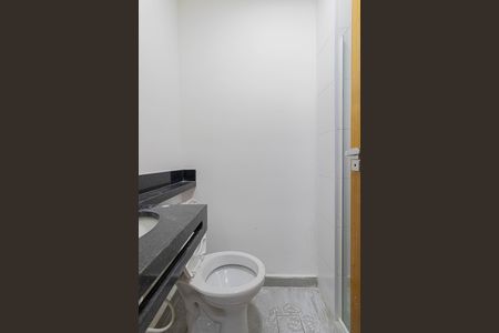 Banheiro de kitnet/studio para alugar com 1 quarto, 30m² em Vila Marieta, São Paulo